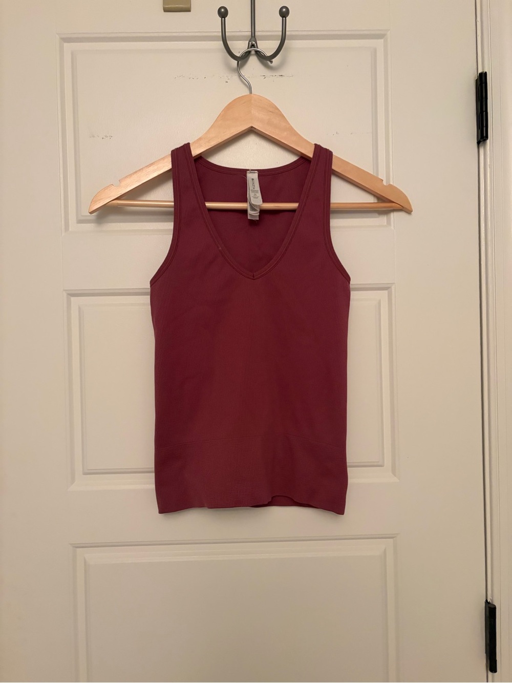 Athleta V-Neck Ribbed Tank Top